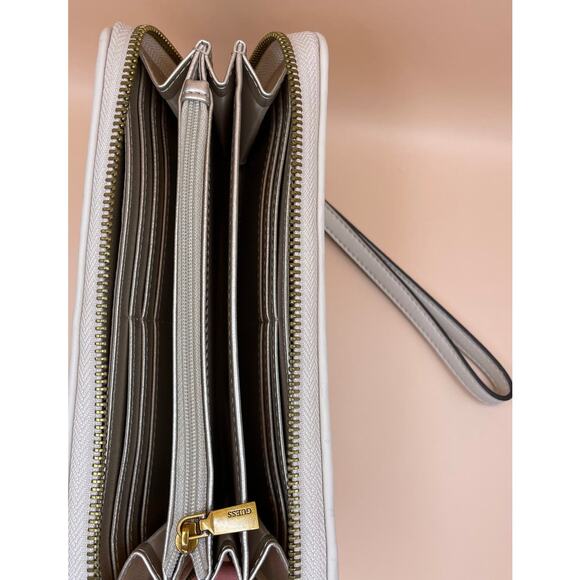 Guess Hassie Large Zip-Around Woven Wallet Wristlet White Pre-owned - Picture 7 of 7